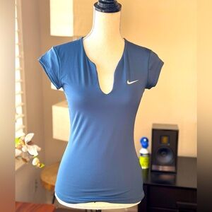 Nike Women's Dri-Fit Blue V-Neck Top, Size S, Very Good
